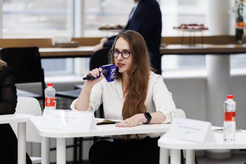 Посилення тиску через обхід західних санкцій: НАКО взяла участь у дискусії зі спецпредставником ЄС із питань санкцій Девідом О'Салліваном 2 Посилення тиску через обхід західних санкцій: НАКО взяла участь у дискусії зі спецпредставником ЄС із питань санкцій Девідом О'Салліваном
